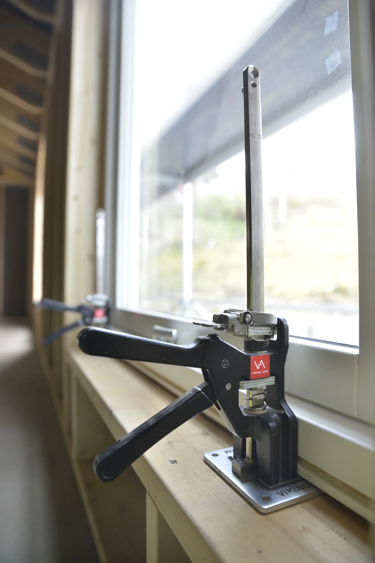 mounting tool for windows and doors viking arm