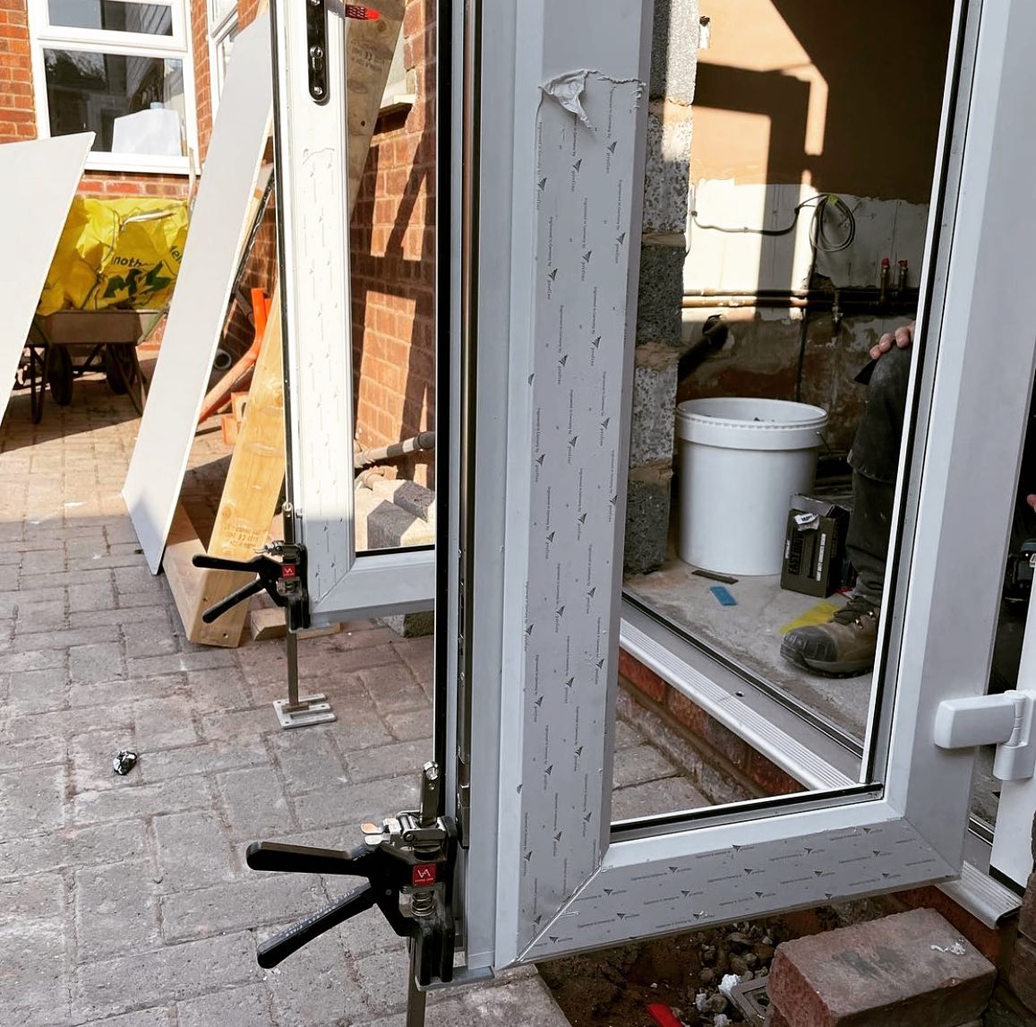 leveling doors with installation tool