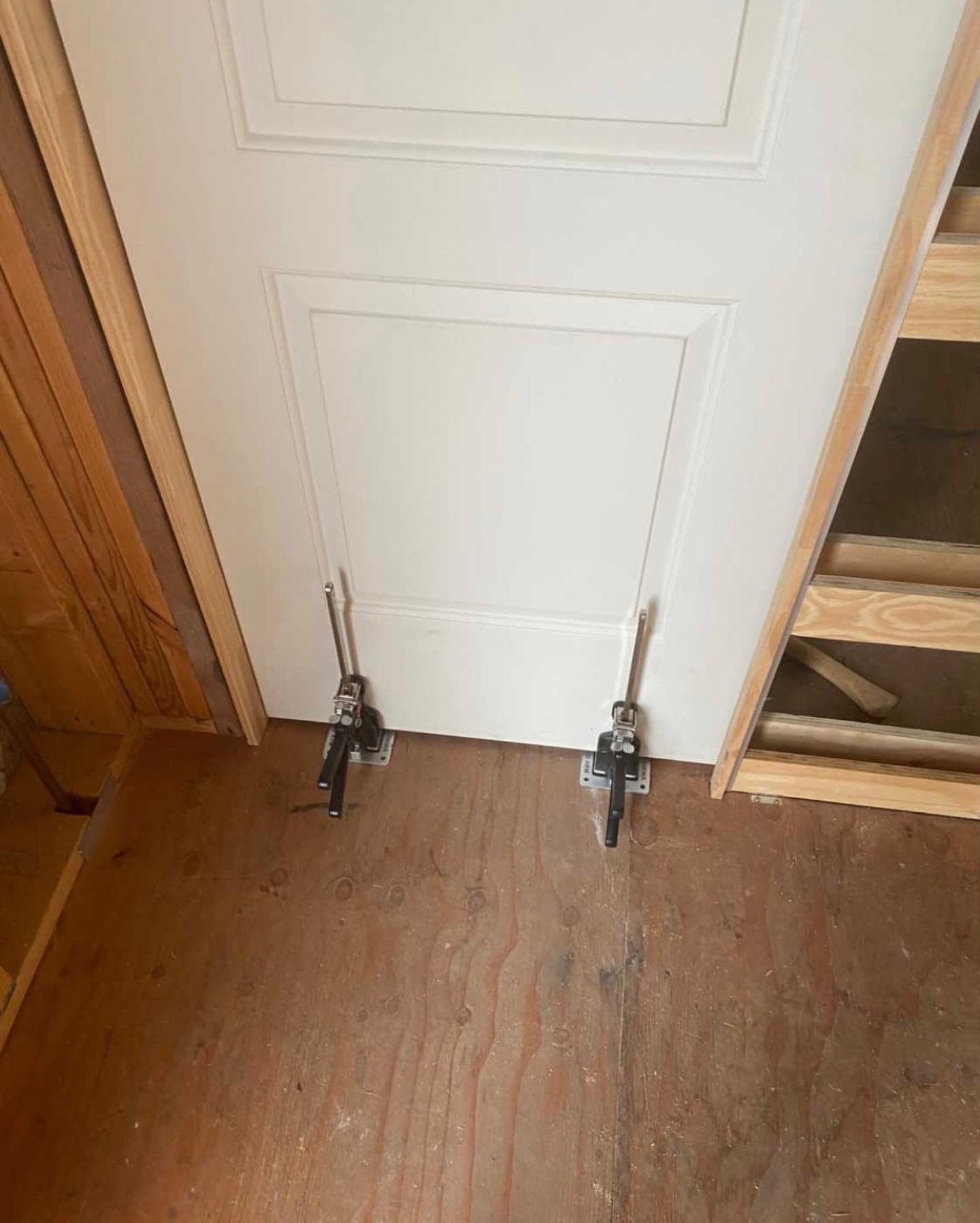 usage of viking arm lift for door alignment